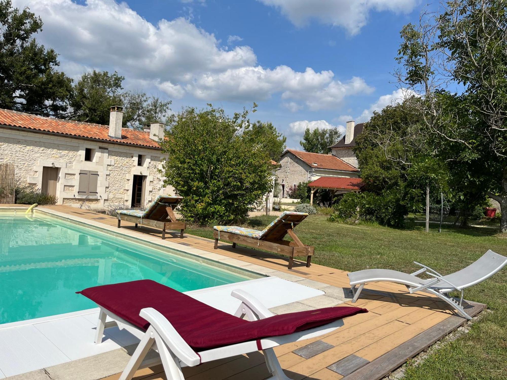 Maison Perigord Vert Piscine Et Spa La Roche-Chalais Εξωτερικό φωτογραφία
